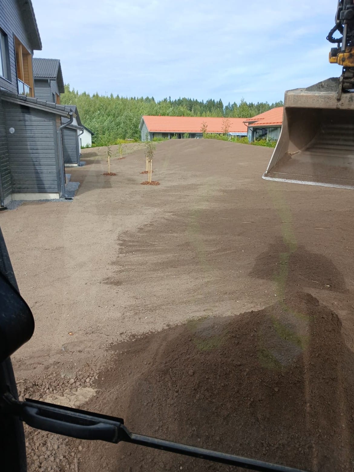 Mavisa perustaa taloyhtiön pihaa